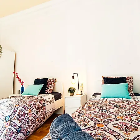 Eixample Hostel *